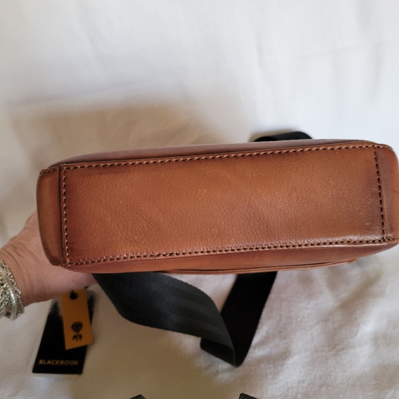 Blackbook Cognac Leather Tablet bag - Picture 8 of 11